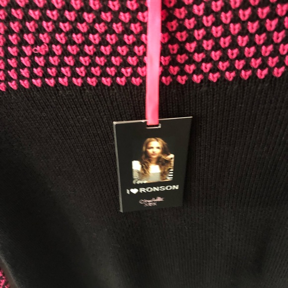 NWT ✨ Sweater Small - Picture 3 of 4